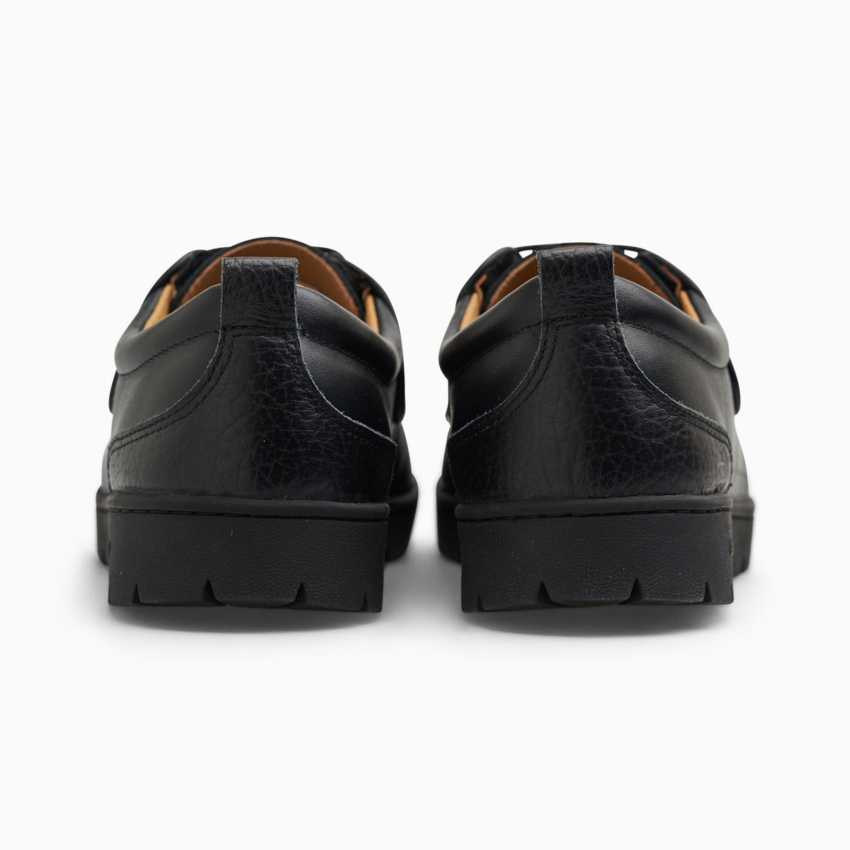 GM001 Leather (Black/Black)