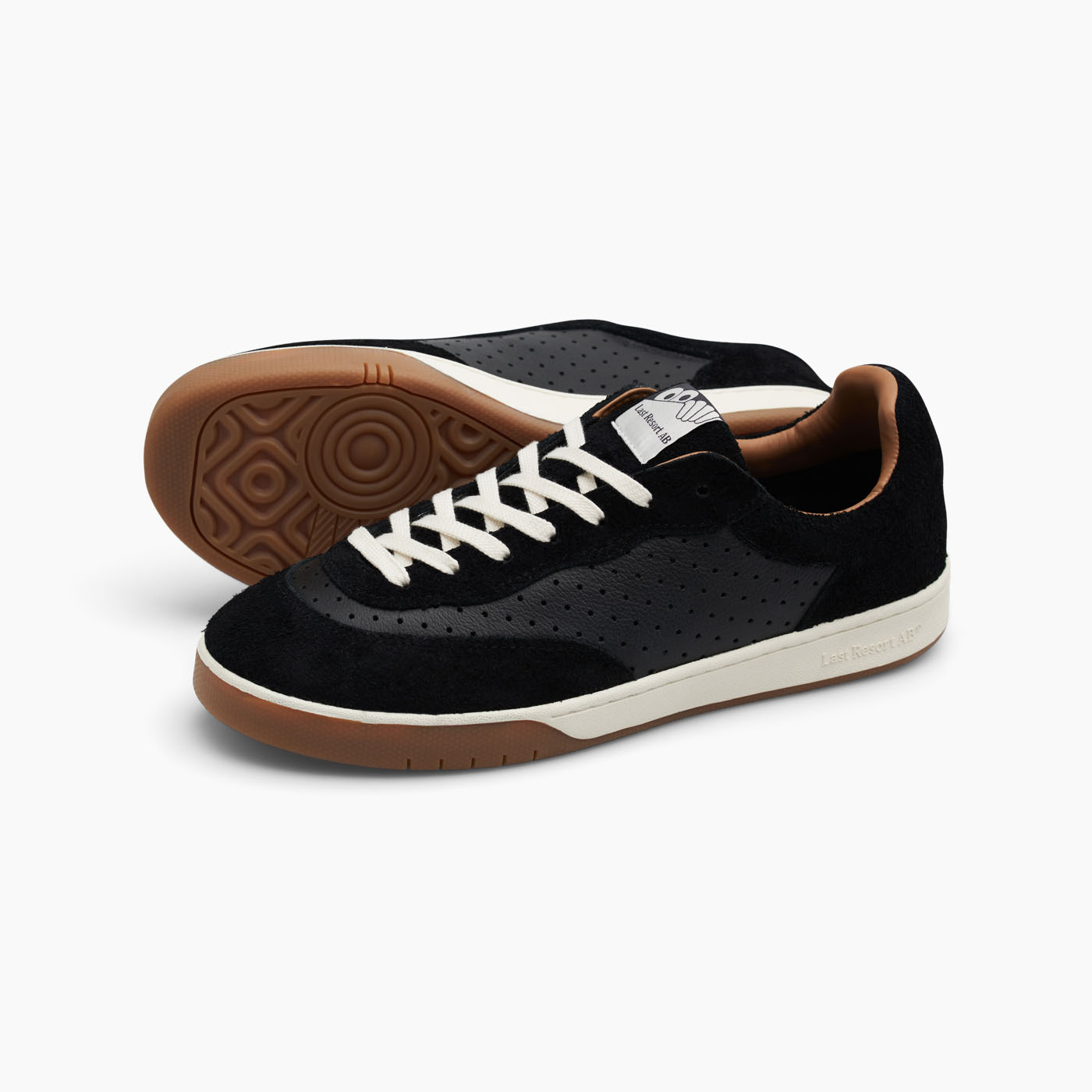 CM001 Perf Leather/Suede (Black/White)