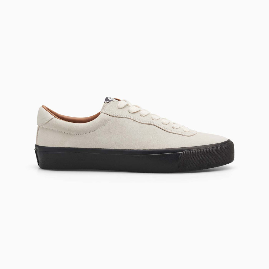 VM001-Lo Suede (White/Black)