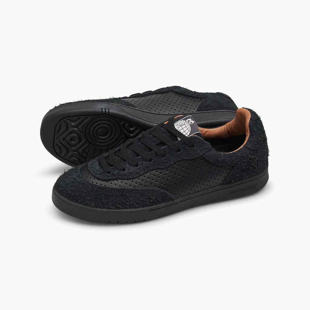 CM001 Perf Leather/Suede (Black/Black)
