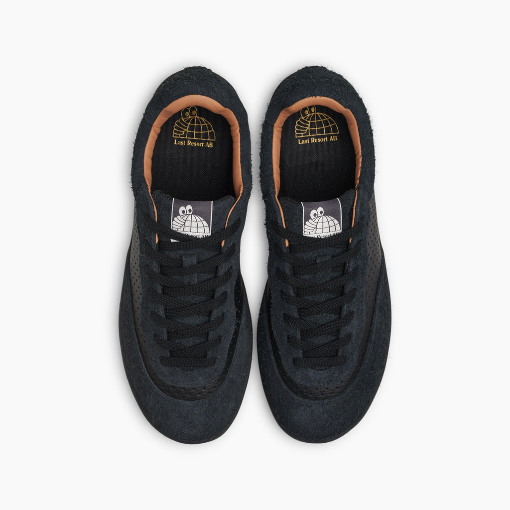 CM001 Perf Leather/Suede (Black/Black)