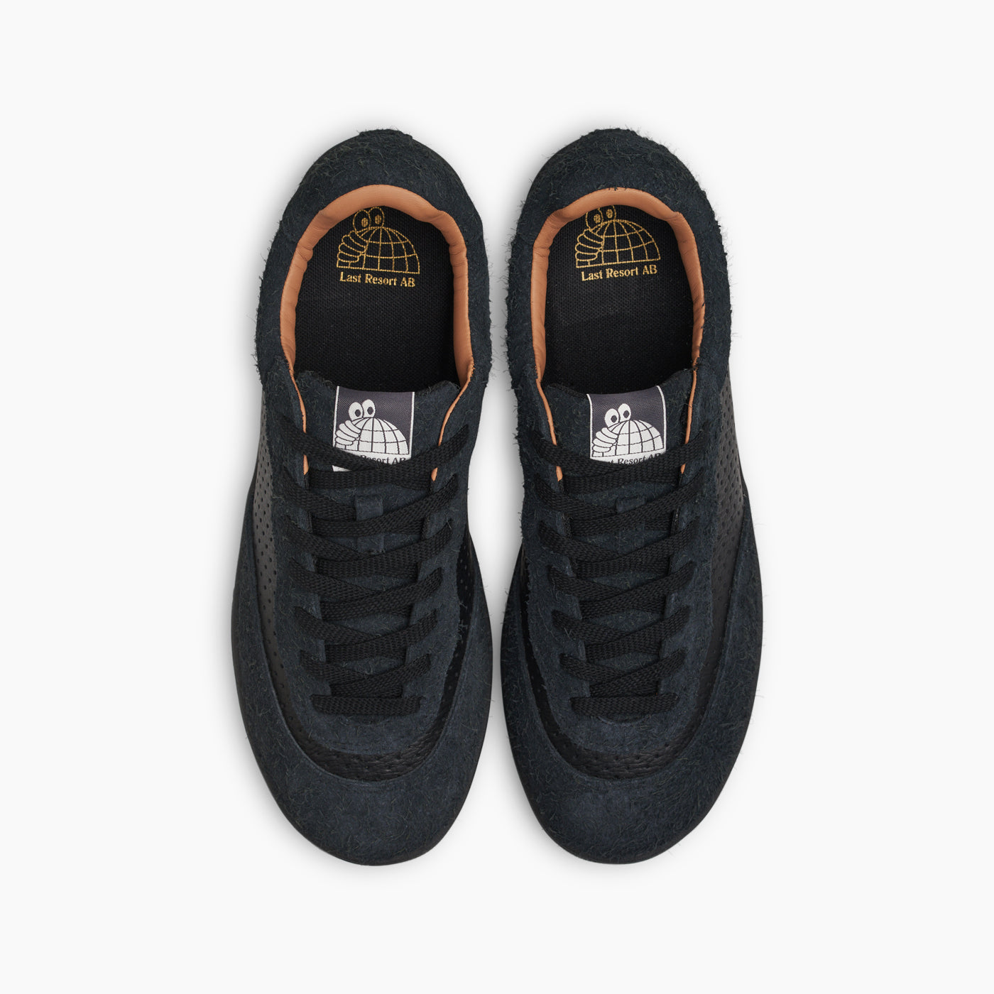 CM001 Perf Leather/Suede (Black/Black)