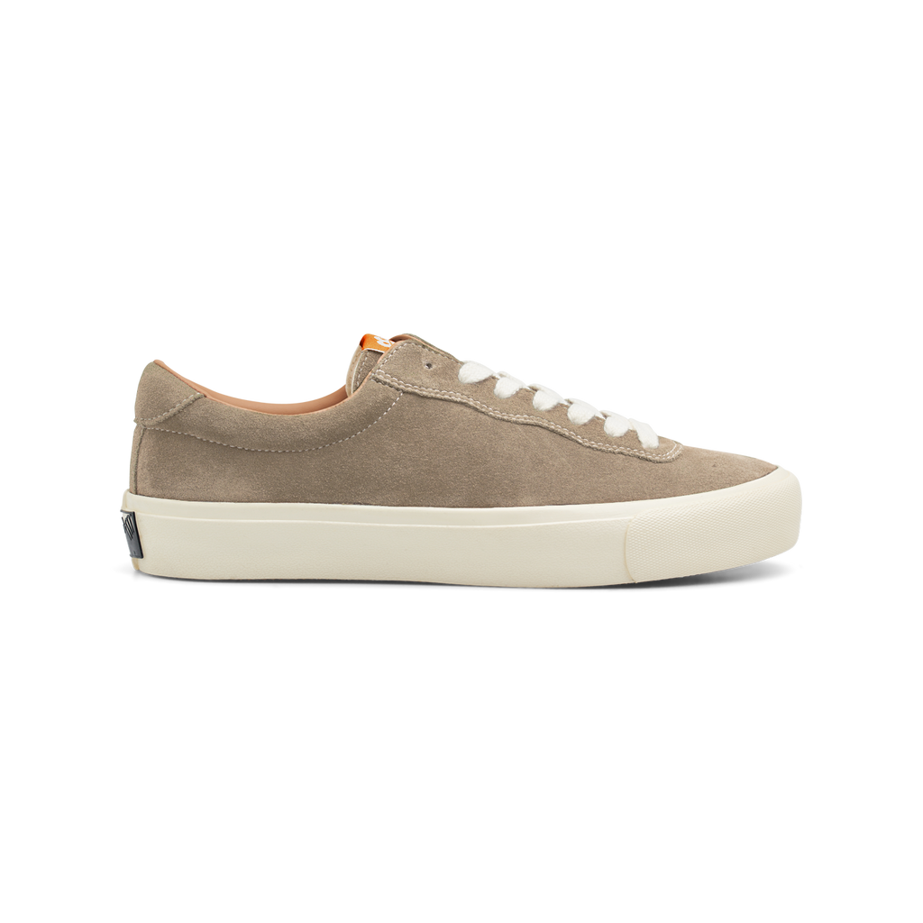 VM001-LO Suede (Sand/White)
