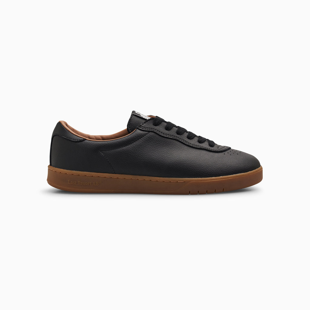 CM003 (Black/Gum)
